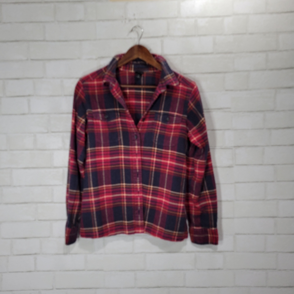 Patagonia plaid button down top